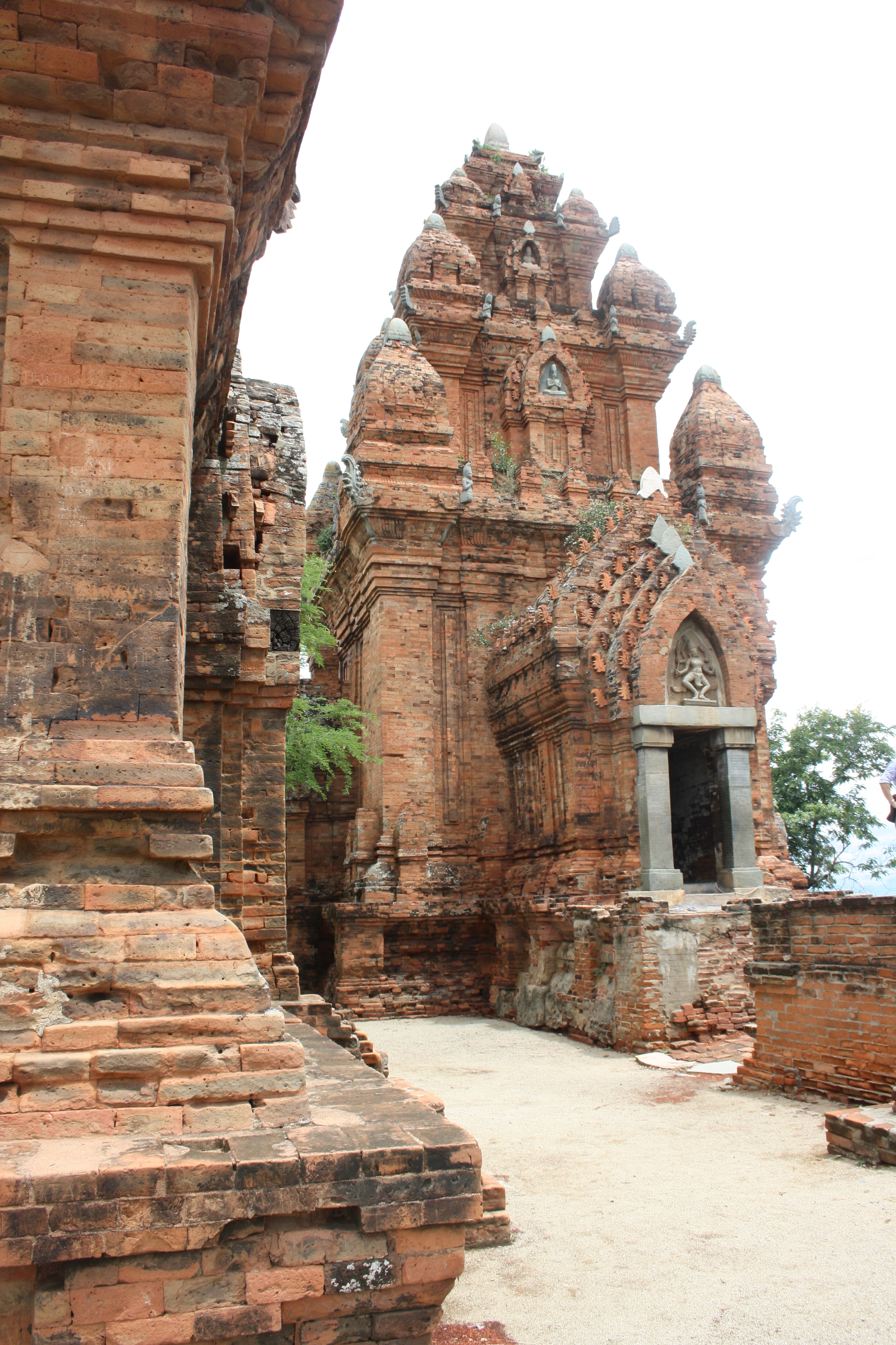 Hindu Temples In Vietnam And On Java  Archaeological -4420